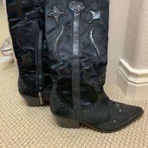 Donald J Pliner “South” calf hair boots size 7